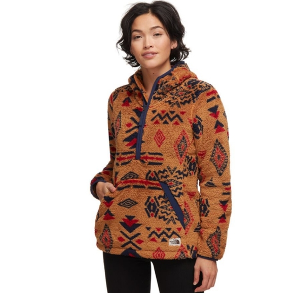 The North Face Jackets & Blazers - North face campshire sweater